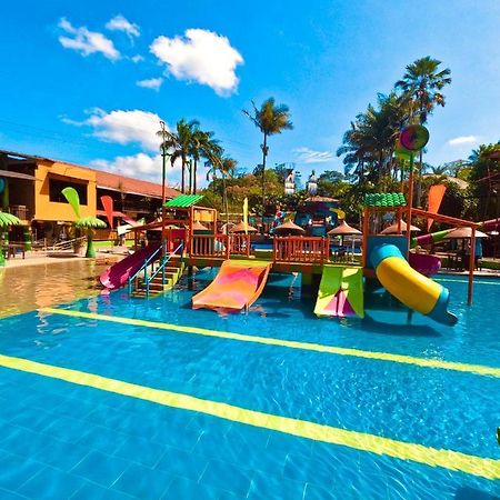 Отель Hosteria D'Carlos Aqua Park Санто-Доминго-де-лос-Колорадос Экстерьер фото