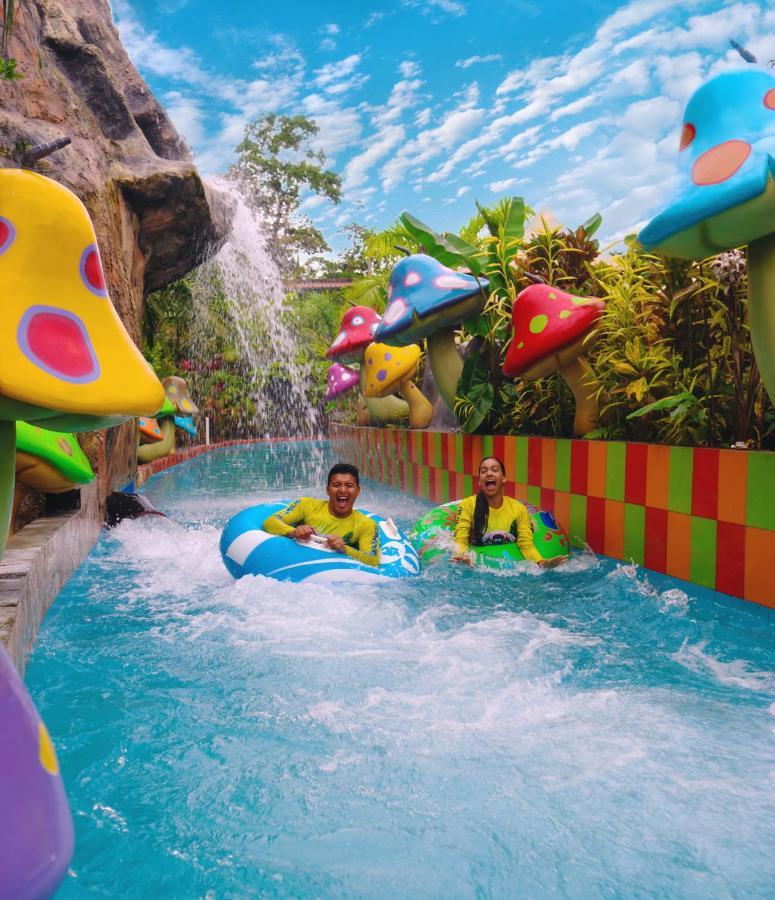 Отель Hosteria D'Carlos Aqua Park Санто-Доминго-де-лос-Колорадос Экстерьер фото